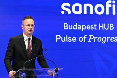 A magyar külgazdasági és külügyminiszter hangsúlyozta, hogy Szerbia számíthat a Mol növekedő szállítására is (Fotó: MTI)
