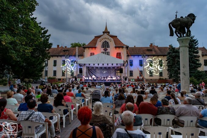 Nyáresti koncert Csongrádon