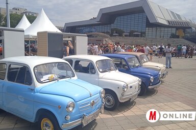 A Zastava-gyár gyöngyszemeit (is) felsorakoztató oldtimer-kiállítást a nyáron tartották meg Újvidéken (Fotó: Szeli Balázs)