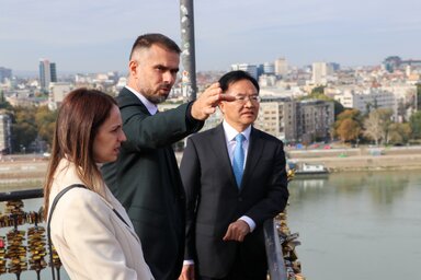 A pekingi küldöttség megtekintette a péterváradi várat is (Fotó: novisad.rs)