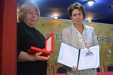 A posztumusz díjat dr. Raffai Judit testvére, dr. Vukov Raffai Éva vette át a család nevében