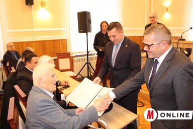 Az idén 100. születésnapját ünnepelő Ljubomir Panjković átveszi az Októberi Díjat (Fotó: Paraczky László)