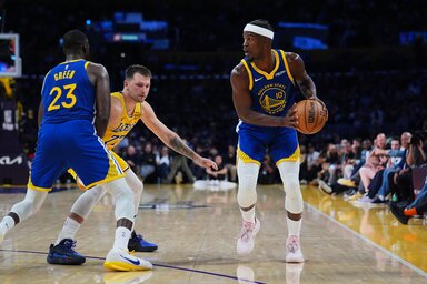 Jimmy Butler (labdával) remek mutatókkal zárta az idénynyitót (Fotó: Beta/AP)