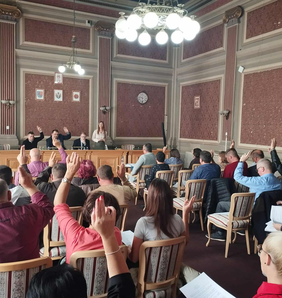 A községi képviselő-testület ülésén 14 napirendi pontról szavaztak a képviselők (Fotó: Kancsár Izabella)