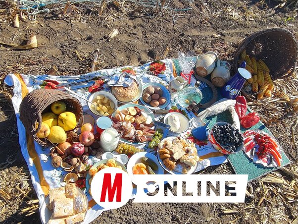 Az egyik csapat igen impozáns reggeli terítéke Az egyik csapat igen impozáns reggeli terítéke