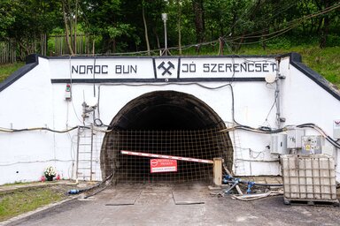 A sóbánya lezárt bejárata (Fotó: MTI)