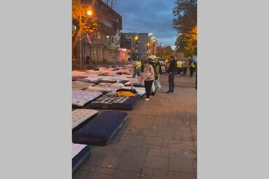 Több ezer egyetemistát várnak a térre (Fotó: Screenshot/IN medija) Több ezer egyetemistát várnak a térre (Fotó: Screenshot/IN medija)