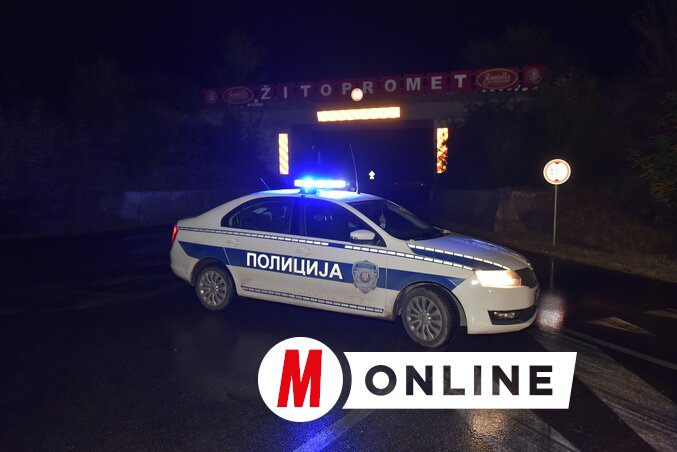 Magyarkanizsa irányába le van zárva az út (Fotó: Gergely Árpád felvétele) Magyarkanizsa irányába le van zárva az út (Fotó: Gergely Árpád felvétele)