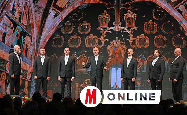 A kórus hangjai betöltötték a termet – méltóság, erő és összetartozás szólt minden hangból (Ótos András felvétele) A kórus hangjai betöltötték a termet – méltóság, erő és összetartozás szólt minden hangból (Ótos András felvétele)