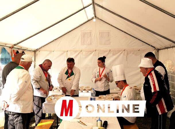 A zsűri tagjai 180 készítményt értékeltek (Tóth Péter felvétele) A zsűri tagjai 180 készítményt értékeltek (Tóth Péter felvétele)