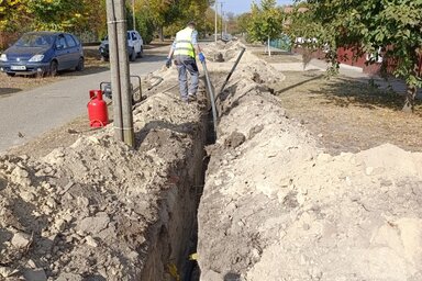 Felújították a Boris Kidrić utca egy szakaszának vízvezeték-hálózatát (Fotó: Zentagunaras HK) Felújították a Boris Kidrić utca egy szakaszának vízvezeték-hálózatát (Fotó: Zentagunaras HK)