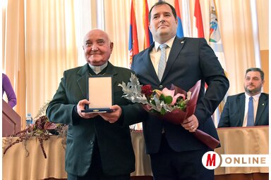 A Pro Urbe érdemérem Magyarkanizsa legnagyobb kitüntetése (Fotó: Bajić Jenei Klementina, Gergely Árpád)