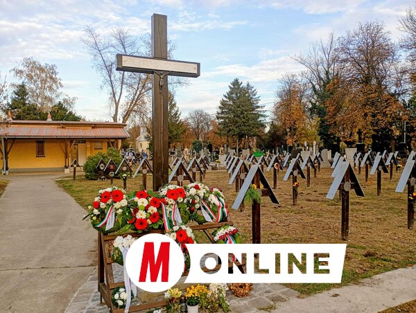 Az első világháborús katonasírokra is koszorúkat helyeztek el