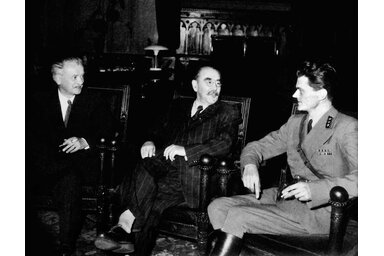 Tildy Zoltán miniszterelnök-helyettes, Nagy Imre miniszterelnök és Maléter Pál honvédelmi miniszter