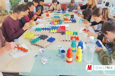 Tojástartókból készültek a kirakós játékok (Fotó: Kancsár Izabella felvétele)