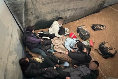 Az Olaszországba tartó teherautó rakterében hat személy rejtőzött el (Fotó: Uprava carina)