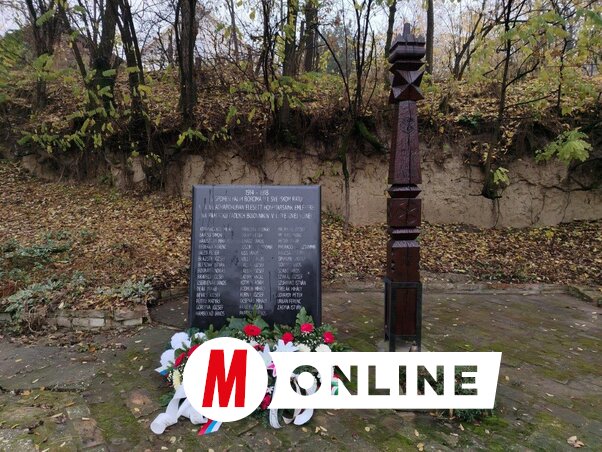 Az ismert áldozatok nevét emléktáblán tüntették fel (Fotó: Tóth Péter felvétele)