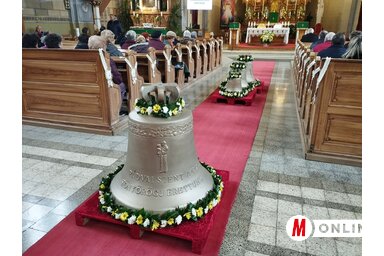 A három új harang és az áthangolt régi harang jövő héten kerül a toronyba. (Fotó: Kancsár Izabella)