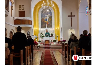 A vitrázst a szentmise keretében áldották meg / Fotó: Bartus Bella