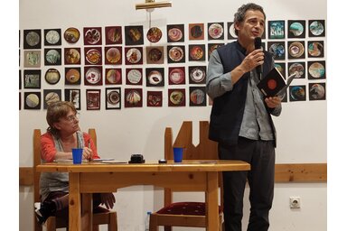 Röhrig Gézát a Józsa Mártával folytatott, magával ragadó beszélgetés során többkötetes íróként, eredeti hangú költőként is megismerhette a közönség/Fotó: Horváth Zsolt