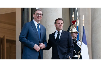 Beta / X / Emmanuel Macron