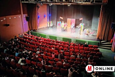 A Művészetek Háza és színpada is színültig telt. (Fotó: BJK)