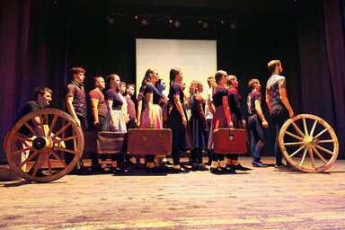 A Kónya táncegyüttes táncszínházi előadásának próbáján (Fotó: Facebook/Bácsfeketehegy Magyar Művelődési és Helytörténeti Egyesület)