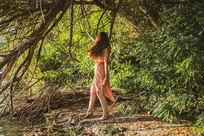 A mozdulat és a lélek találkozása az erdő csendjében (Fotó: Márki Anna)