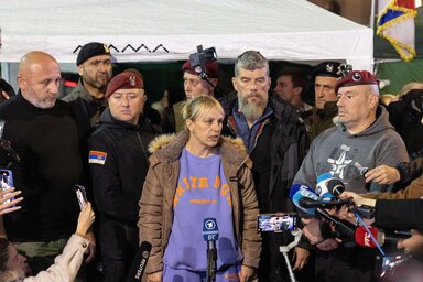 Dijana Hrka a sajtónak nyilatkozik (Fotó: Beta)