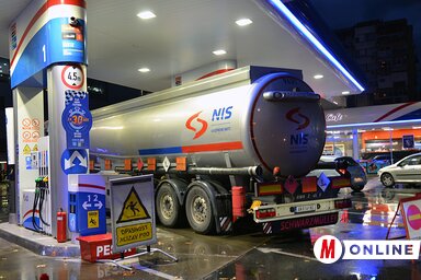 A vállalatoknak és a polgároknak nincs okuk aggodalomra, hiszen van elegendő üzemanyag a töltőállomásokon (Fotó: Dávid Csilla)