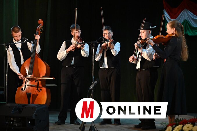 A törökkanizsai vonószenekar ígéretes fiatalokból áll (Ótos András felvétele)