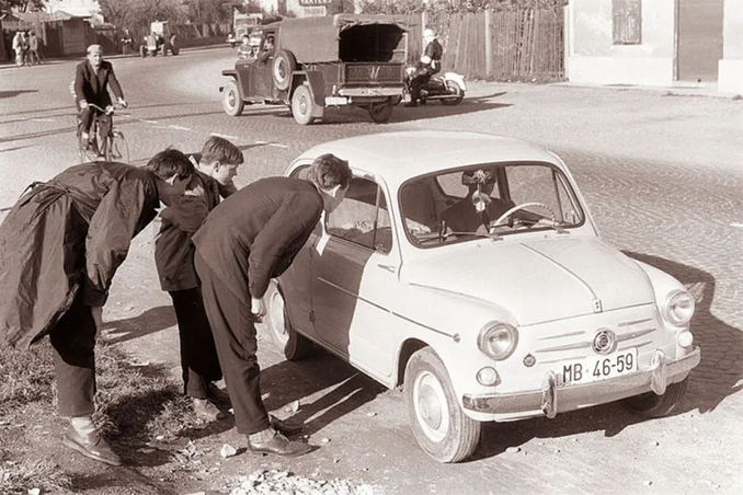 A kragujeváci gyár futószalagján készült első Zastava 600-as / Fotó: Wikipédia