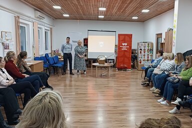 Cseszák Balázs és Fényszárosi Fekete Tímea köszöntője az akkreditált továbbképzés kezdetén (Kazinczy Paszterkó Diana felvétele)