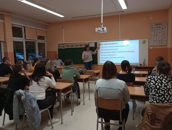 Prezentálnak a szülők, bevetésen Tadić Enikő és Milinszki János