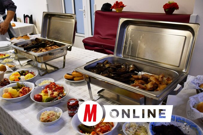 Hagyományos disznótoros reggeli, savanyúsággal