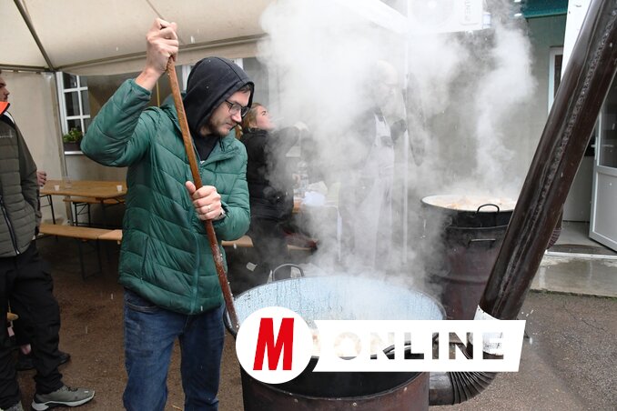 A zsír sütésére nagyon oda kell figyelni, mert hamar odakapja