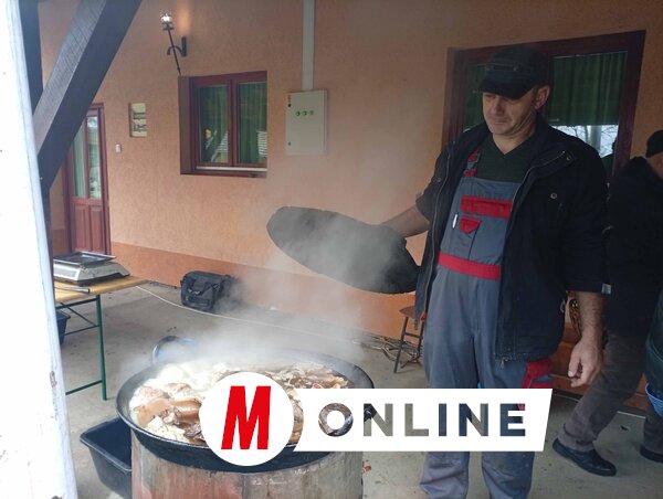 Gőzölög az abálóüst (Vidács Hajnalka felvétele)