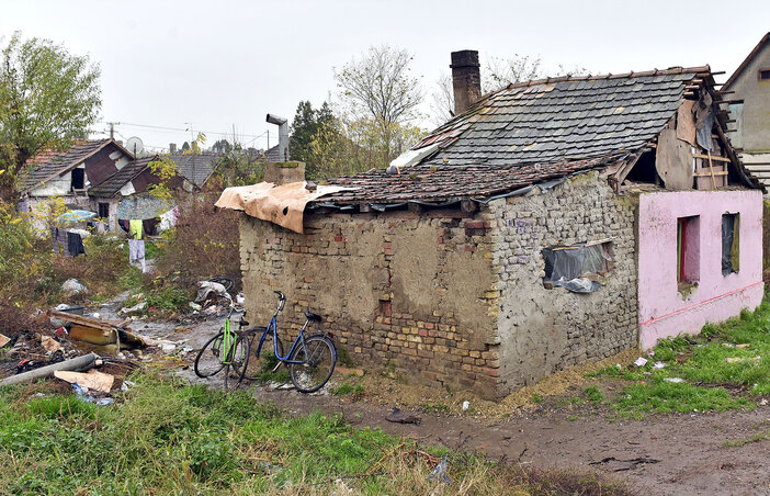 A szegénység összetett élethelyzet, a pénztelenség és a lakhatási körülmények csak a leglátványosabb dimenziói (Gergely Árpád felvétele)