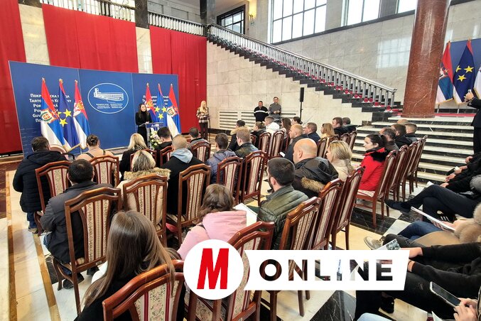 A tartományi kormány dísztermében összesen 180 szerződést írtak alá 350 millió dinár értékben (Dancsó Áron felvétele)