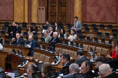 Az ellenzék a vita során ellenezte az Autentikus értelmezés elfogadását, mivel szerintük új elemeket vezet be a lex specialis-ba (Fotó: Beta)