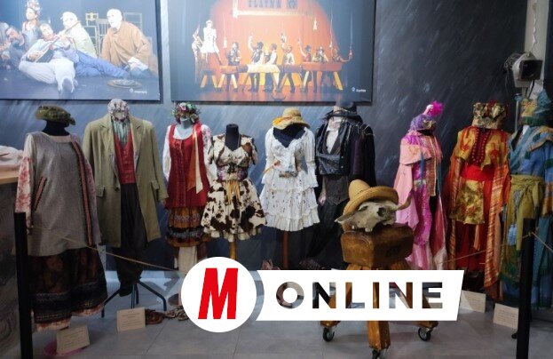 A kiállított jelmezek az intézmény 75 éves munkájáról árulkodnak (Fotó: Vidács Hajnalka felvétele)