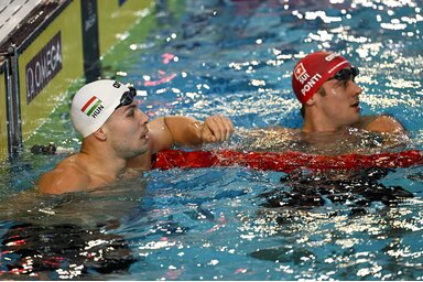 Az 50 méteres pillangó ezüst- és aranyérmese, Szabó Szebasztián és Noè Ponti/MTI