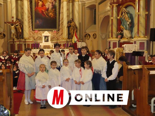 A koncerten népi énekekkel léptek fel az Aranykapu ME tagjai is