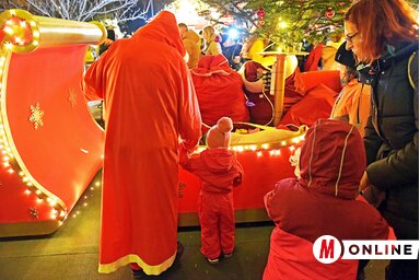 Ünnepi varázslat Mikulás-szánnal és puttonnyal a tavalyi zentai karácsonyi kavalkádban (Gergely Árpád felvétele)