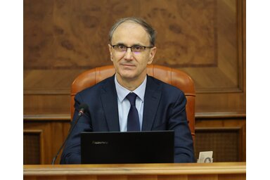 Prof. dr. Đuro Macut kormányfő kabinetje ülésén/Beta