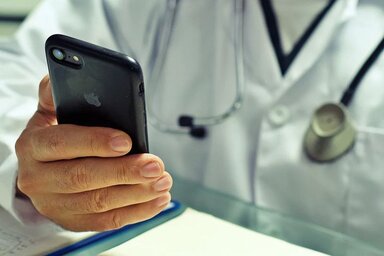 Január 1-jétől működésbe lép az eBolovanje rendszere, amely elektronikus adatcserét biztosít a háziorvos, a munkaadó és az Egészségbiztosítási Alap között (Fotó: pixabay.com)