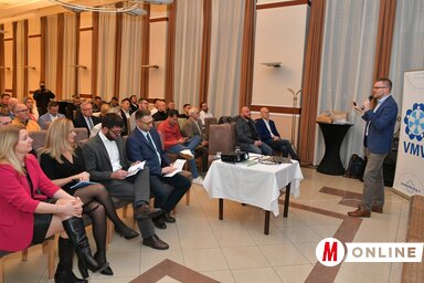 A vállalkozók Krausz Zoltán vállalat-építési mentor szakmai előadását hallgathatták meg (Fotó: Gergely József felvétele)