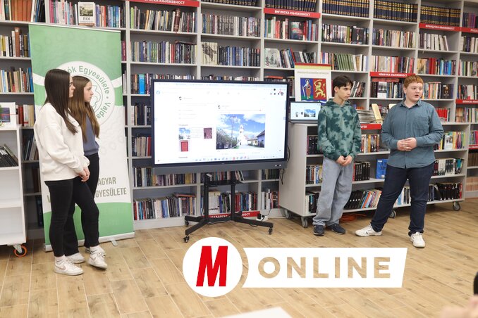 A csapatok bemutatták József Attila „Facebook profilját” (Lakatos János felvétele)