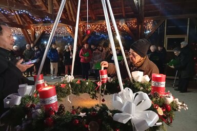 Az öröm lángját a helybéli Nyári Ilonka gyújtotta meg (Vidács hajnalka)