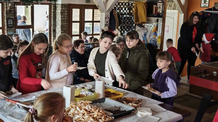 Kelendőek voltak a nemzetiségek étkei (Fotó: Életfa Nagycsaládosok Egyesülete)